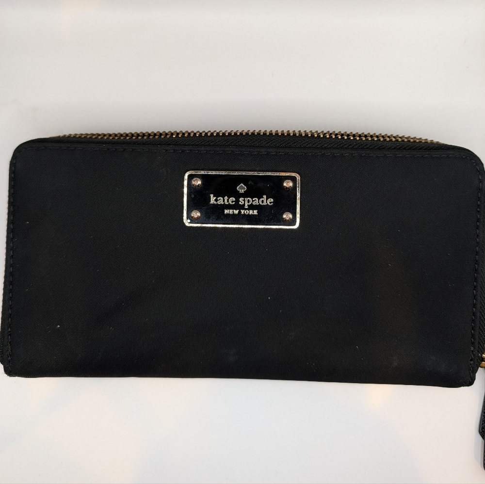 Kate Spade Neda Blake Avenue Zip Around Wallet GUC